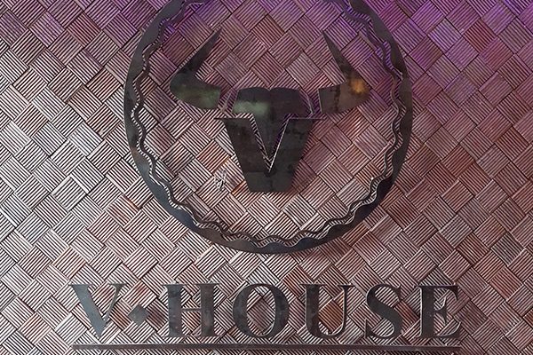 v_house